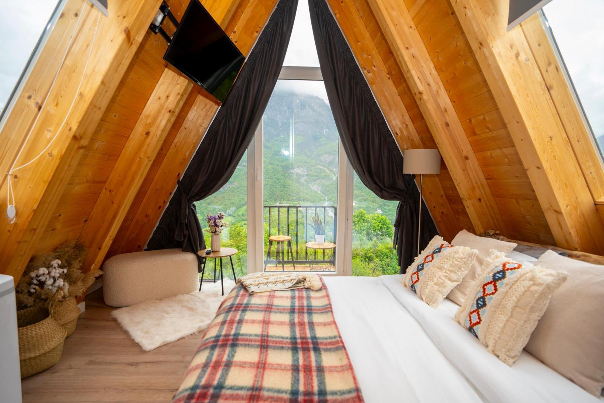 Vidis Chalet Boutique Hotel Theth Exterior photo
