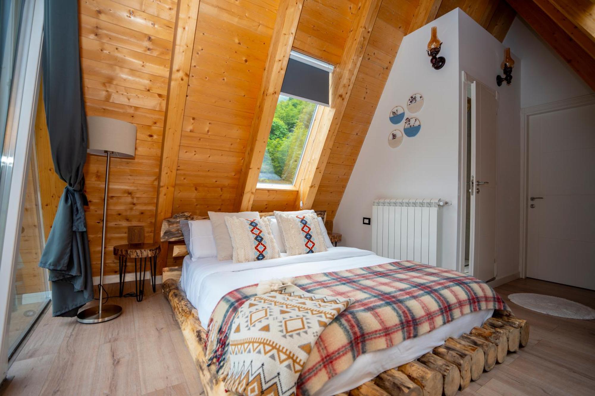 Vidis Chalet Boutique Hotel Theth Exterior photo