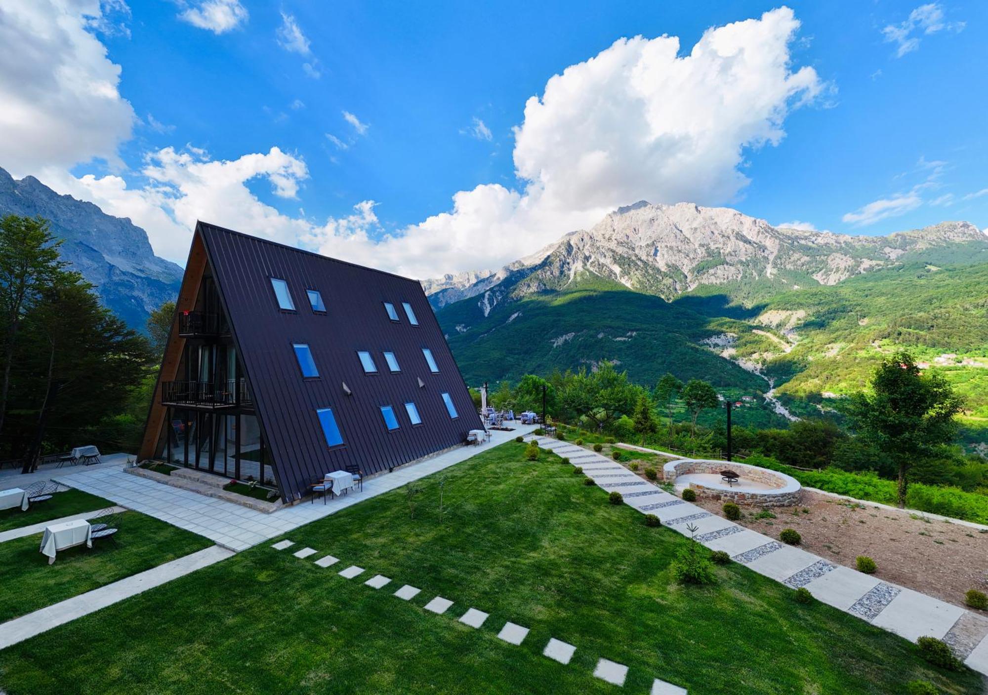 Vidis Chalet Hotel Theth Exterior photo