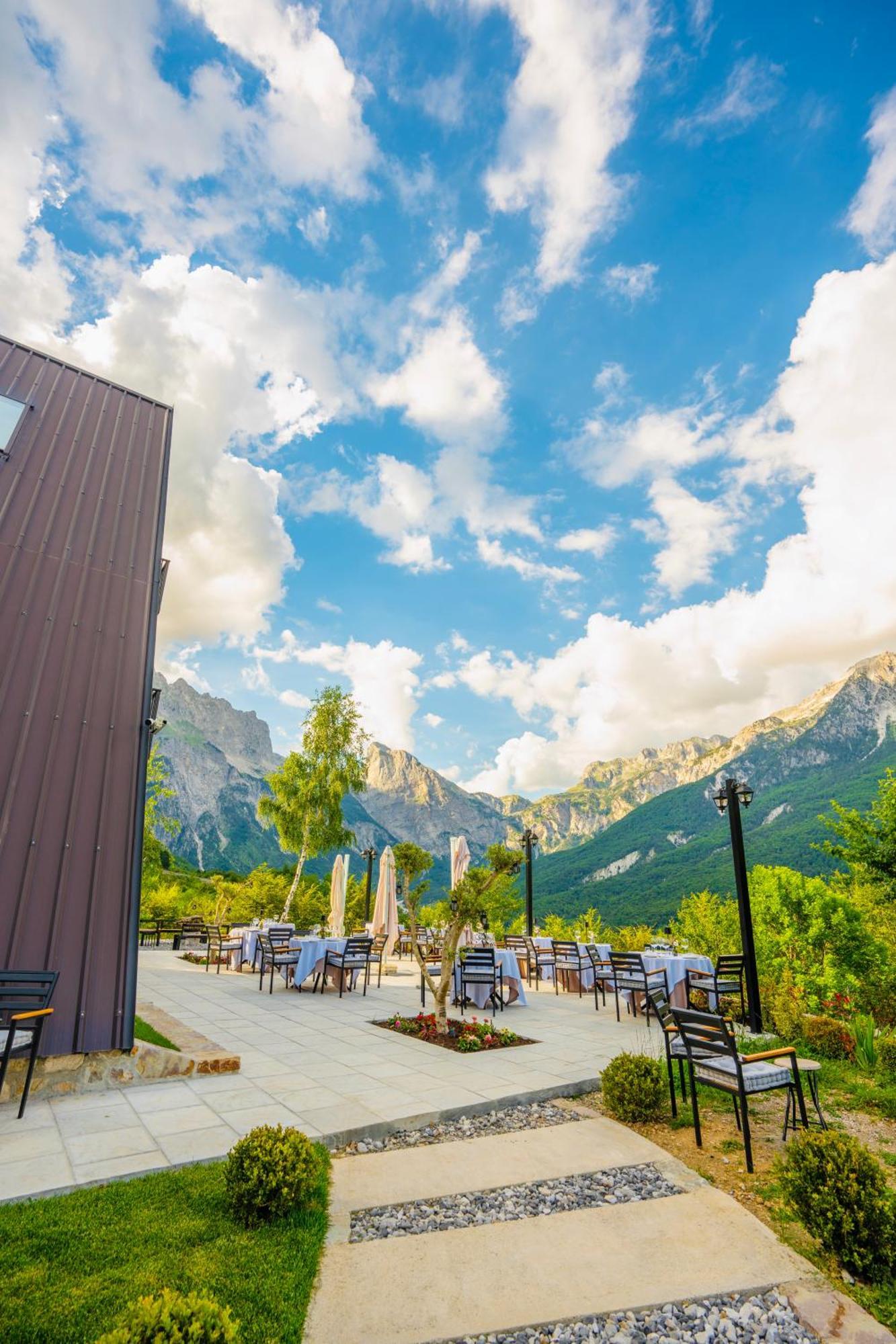 Vidis Chalet Hotel Theth Exterior photo