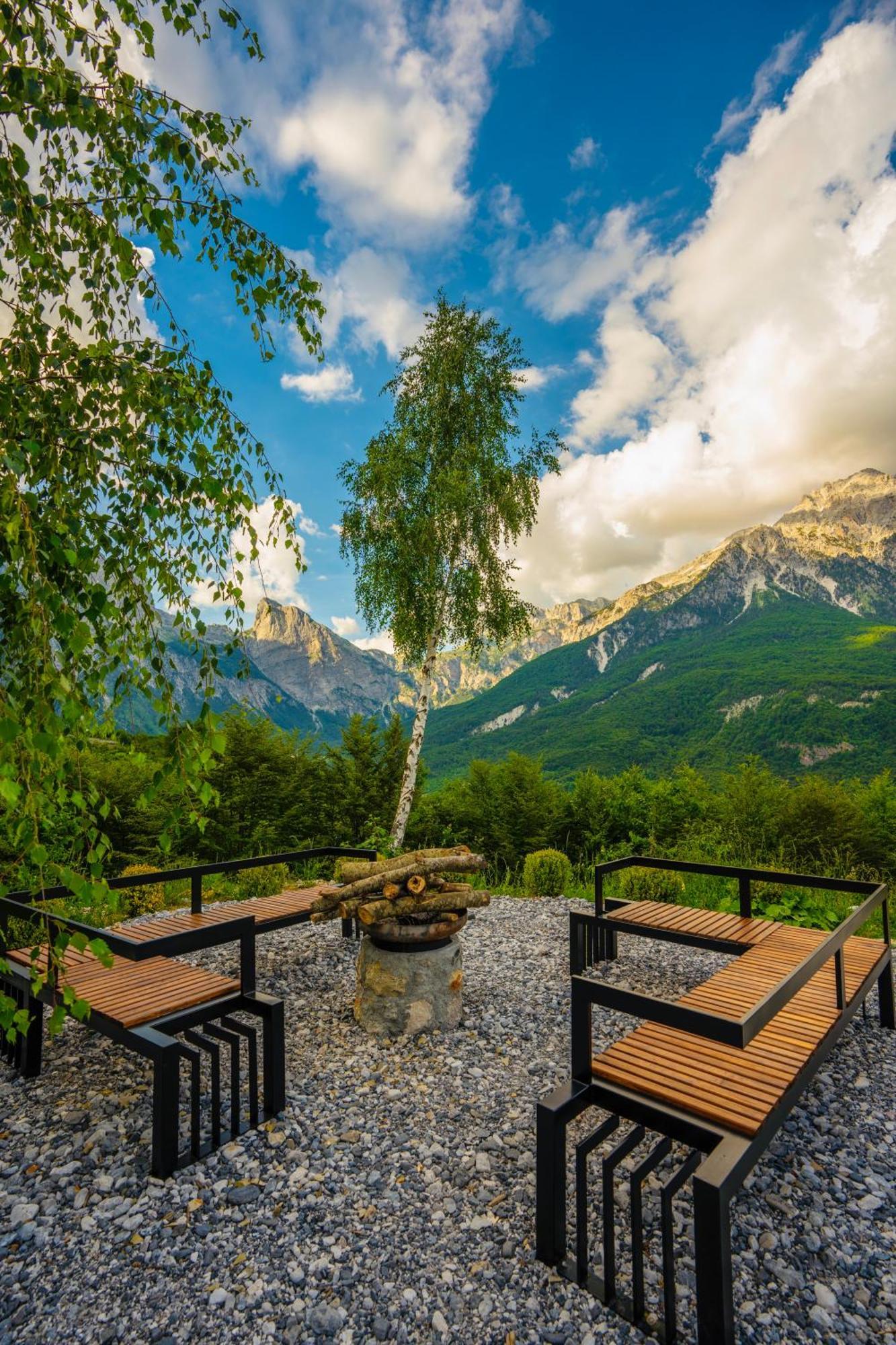 Vidis Chalet Boutique Hotel Theth Exterior photo