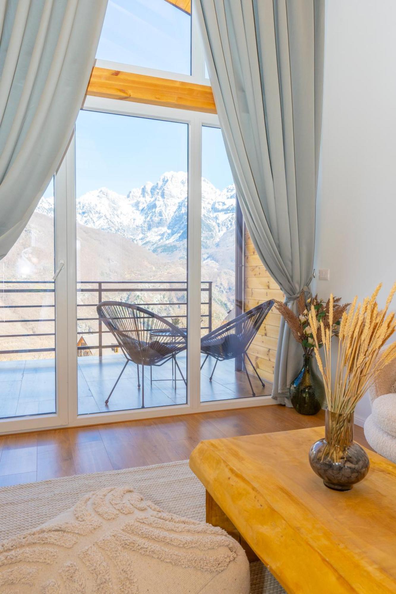 Vidis Chalet Boutique Hotel Theth Exterior photo