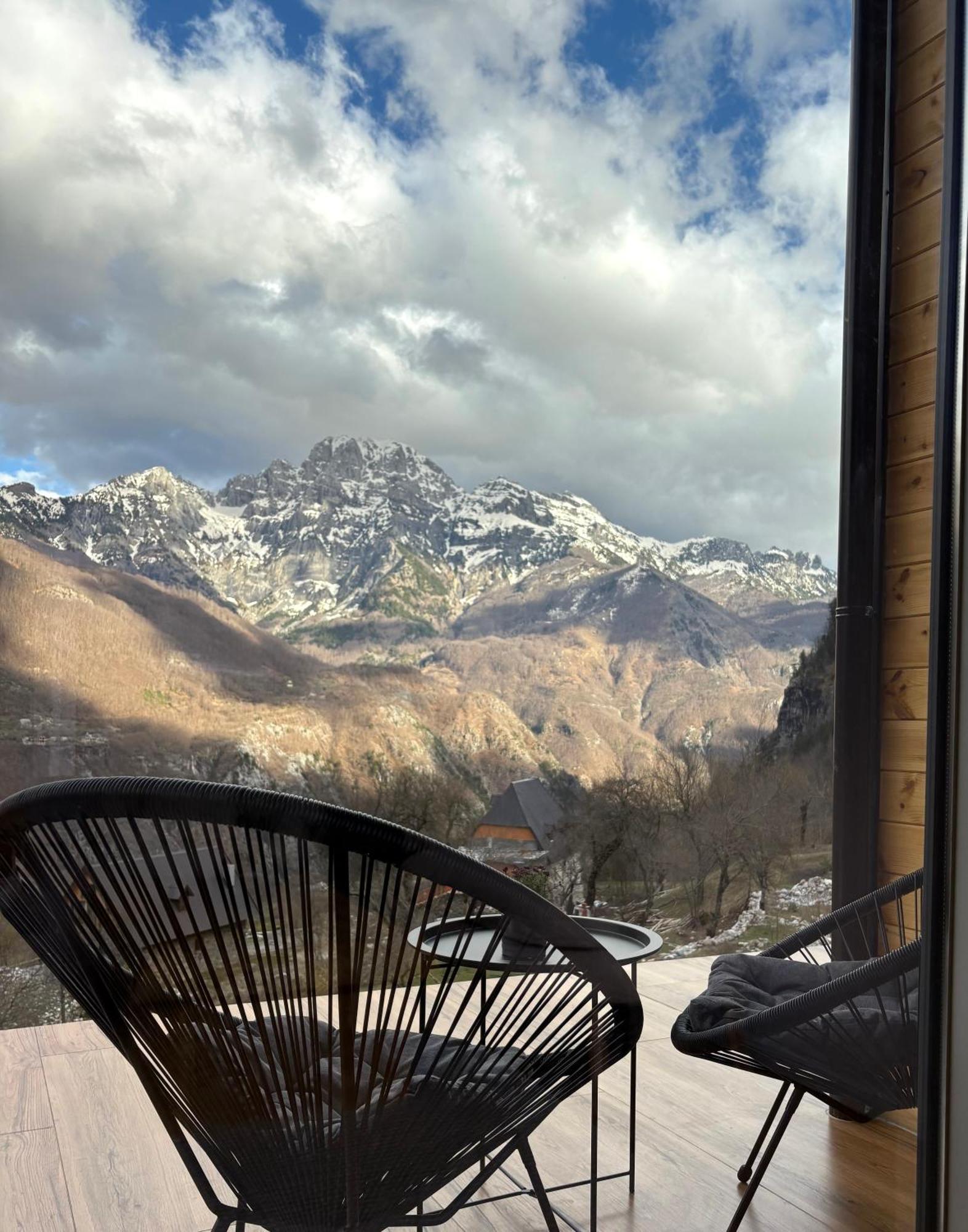 Vidis Chalet Boutique Hotel Theth Exterior photo