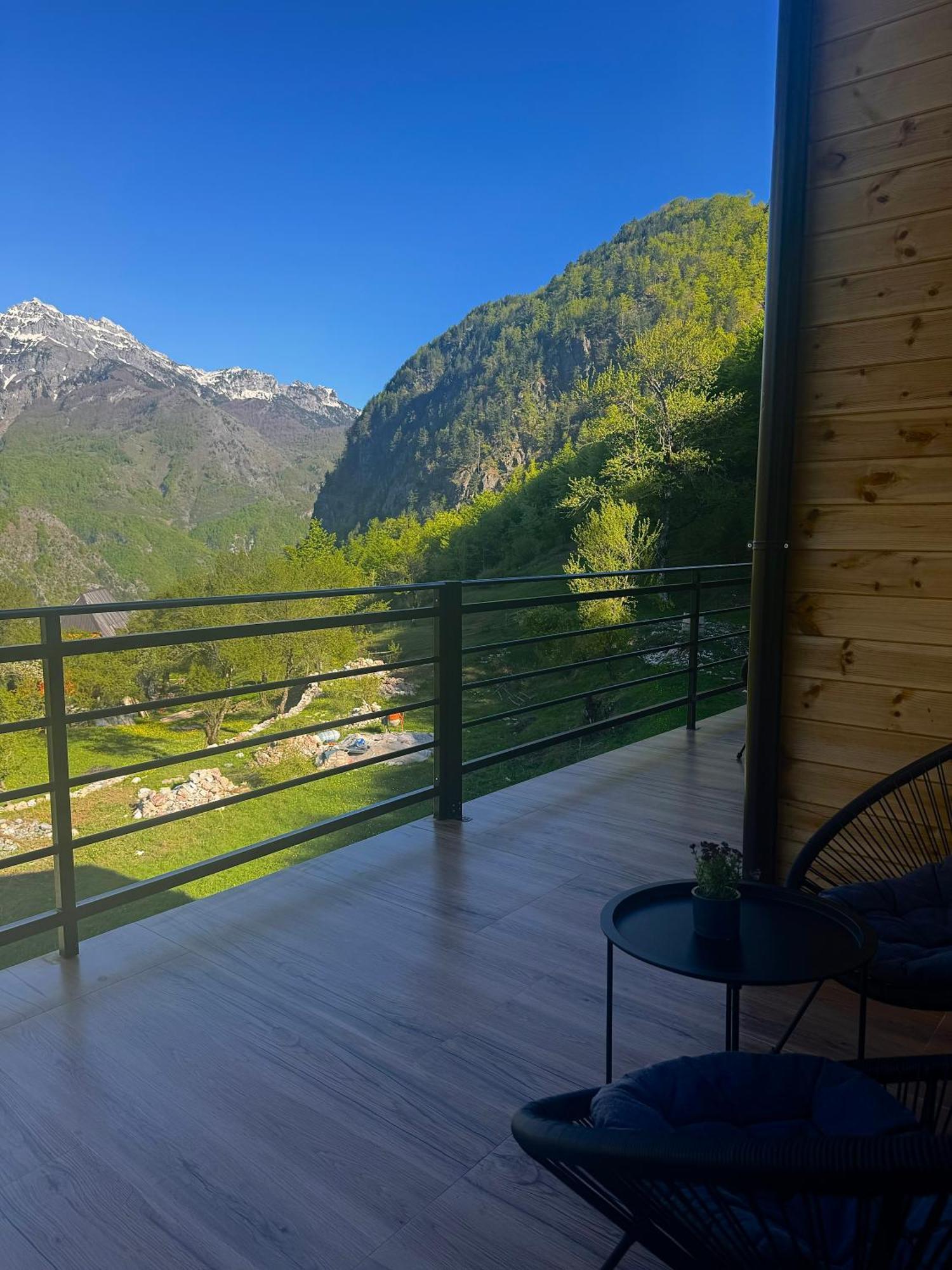 Vidis Chalet Boutique Hotel Theth Exterior photo